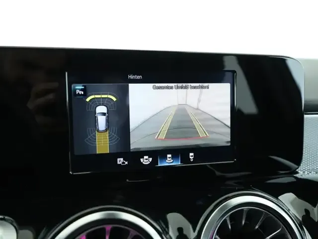 Mercedes-Benz GLB 220