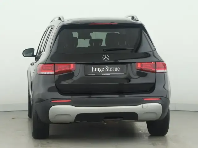 Mercedes-Benz GLB 220