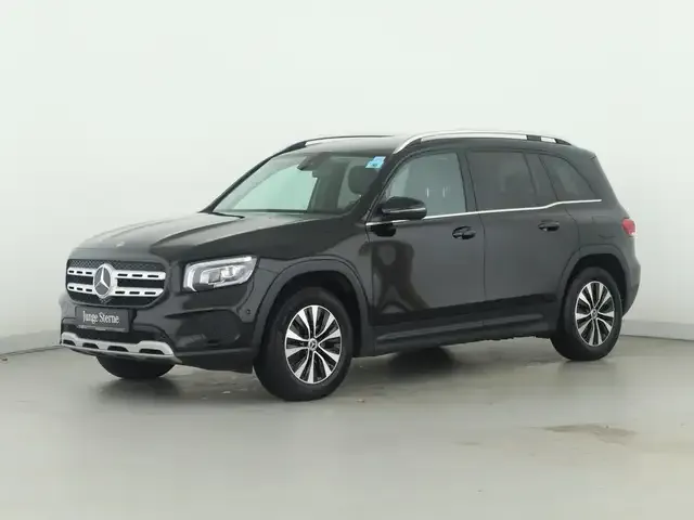 Mercedes-Benz GLB 220