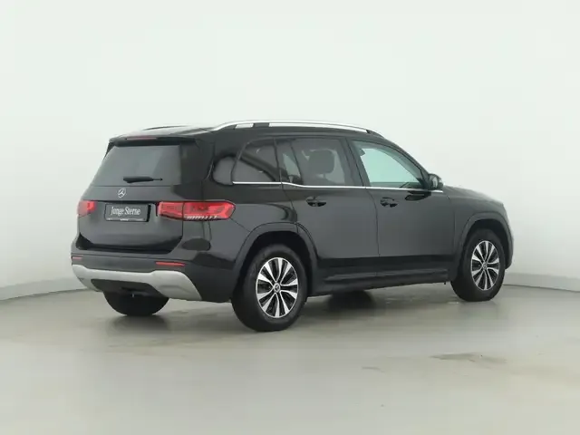 Mercedes-Benz GLB 220