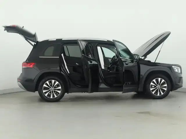 Mercedes-Benz GLB 220