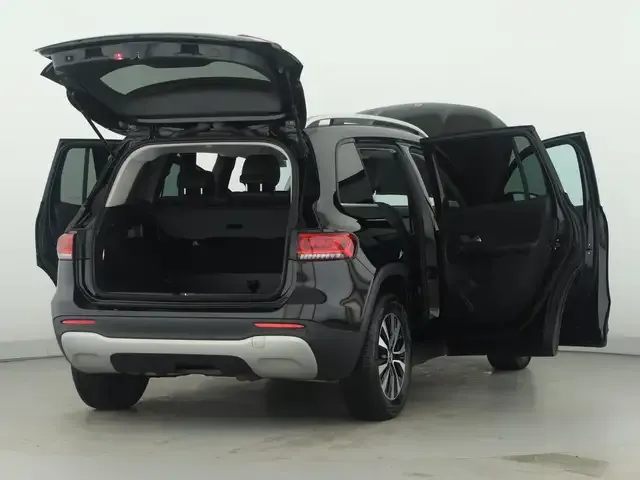 Mercedes-Benz GLB 220