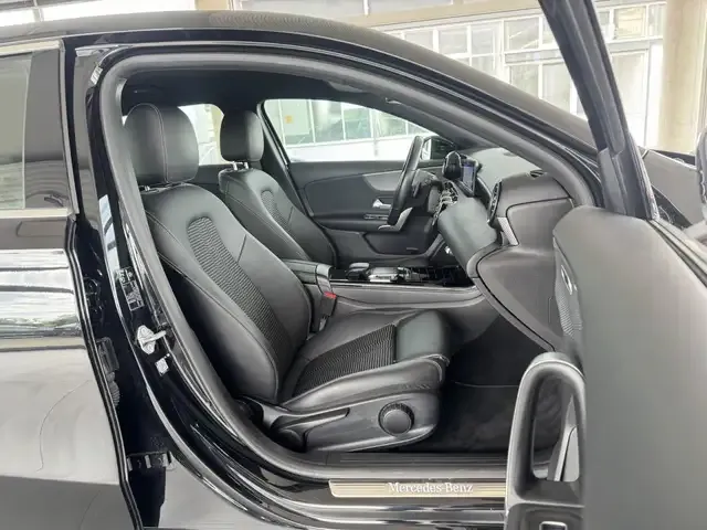 Mercedes-Benz A 220