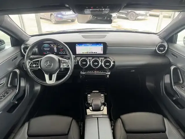 Mercedes-Benz A 220