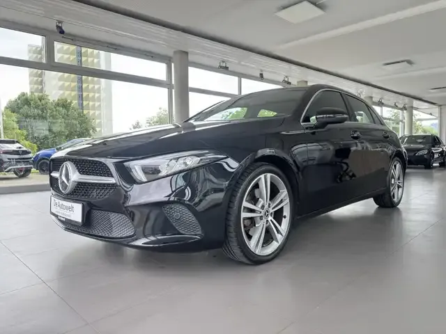 Mercedes-Benz A 220