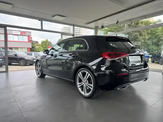 Mercedes-Benz A 220