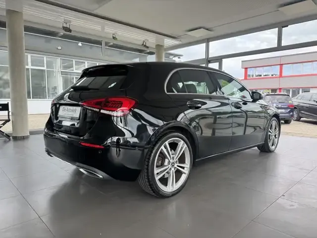 Mercedes-Benz A 220