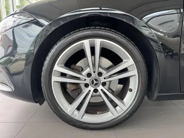 Mercedes-Benz A 220