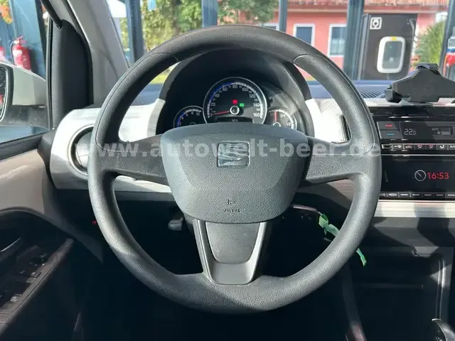 SEAT Mii