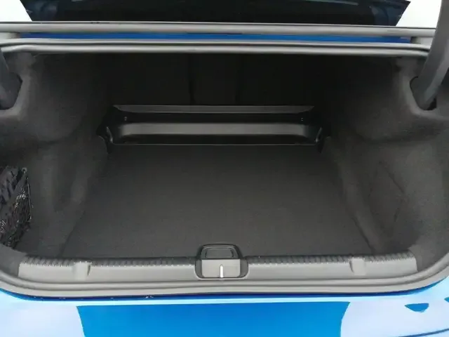 Mercedes-Benz EQE 43