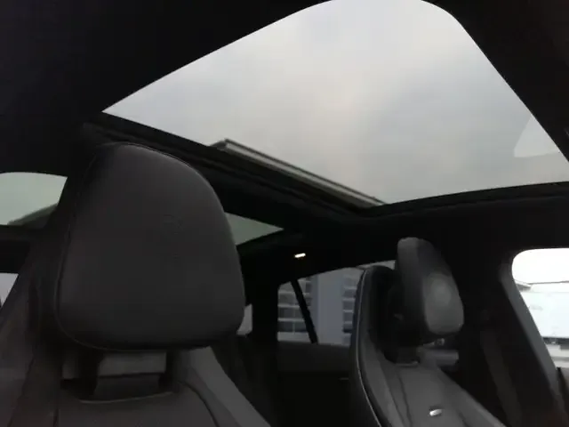 Mercedes-Benz EQE 43