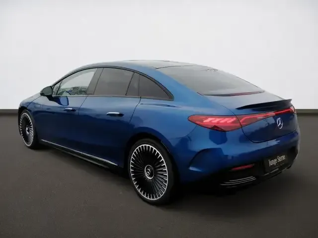 Mercedes-Benz EQE 43