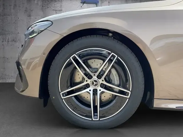 Mercedes-Benz E 220