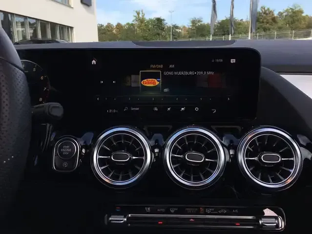 Mercedes-Benz GLA 250