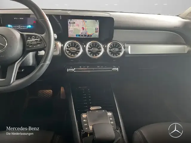 Mercedes-Benz GLB 200