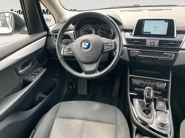 BMW 218