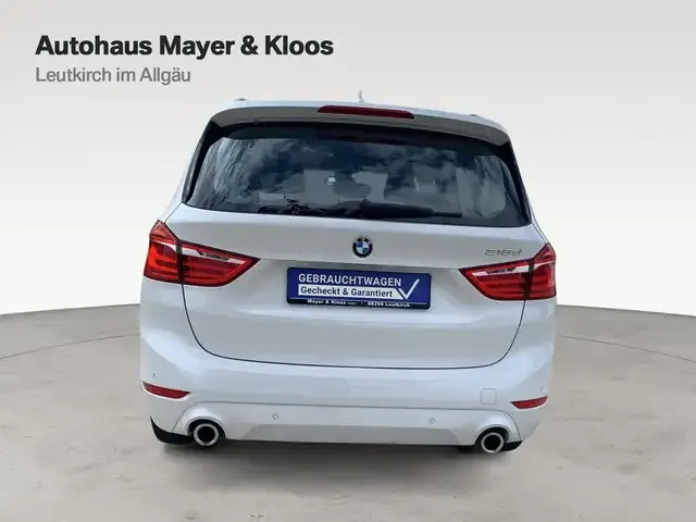 BMW 218