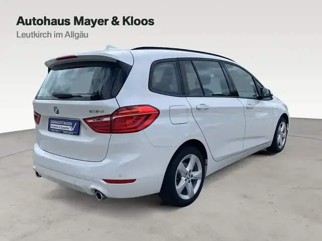 BMW 218