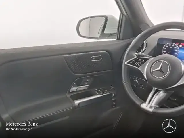 Mercedes-Benz GLB 180