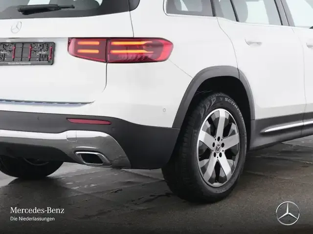 Mercedes-Benz GLB 180
