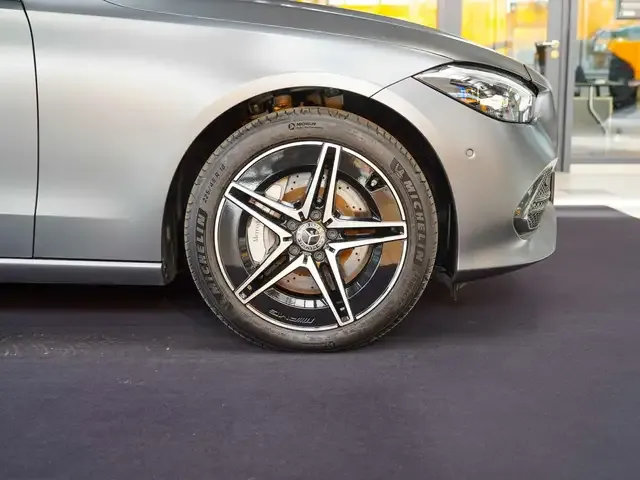 Mercedes-Benz C 400