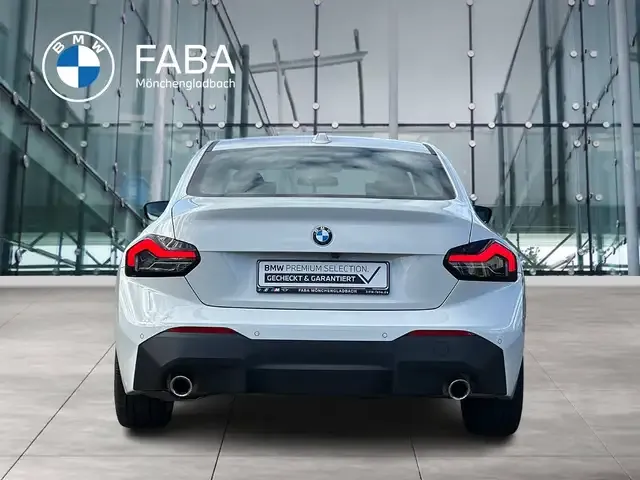 BMW 218