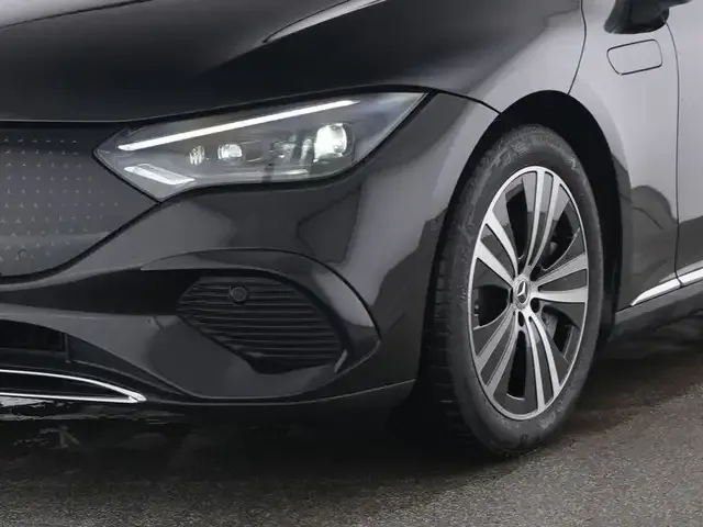 Mercedes-Benz EQE 300