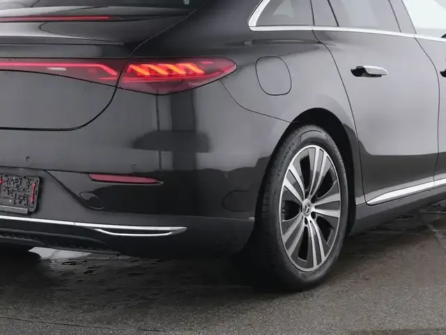 Mercedes-Benz EQE 300