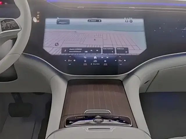 Mercedes-Benz EQE 300
