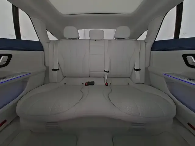 Mercedes-Benz EQE 300