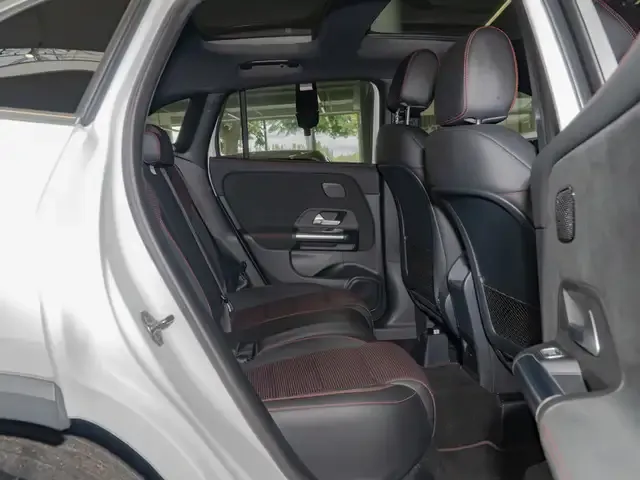 Mercedes-Benz GLA 180