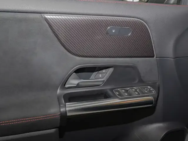 Mercedes-Benz GLA 180