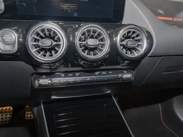 Mercedes-Benz GLA 180