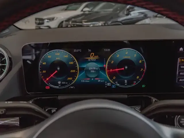 Mercedes-Benz GLA 180