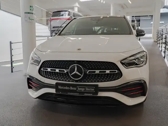Mercedes-Benz GLA 180