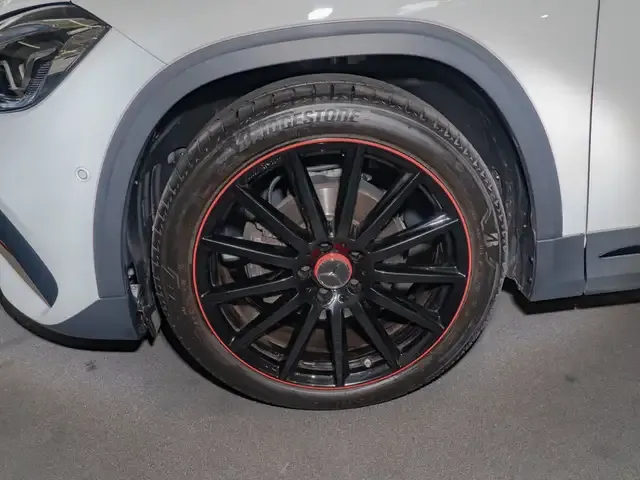 Mercedes-Benz GLA 180