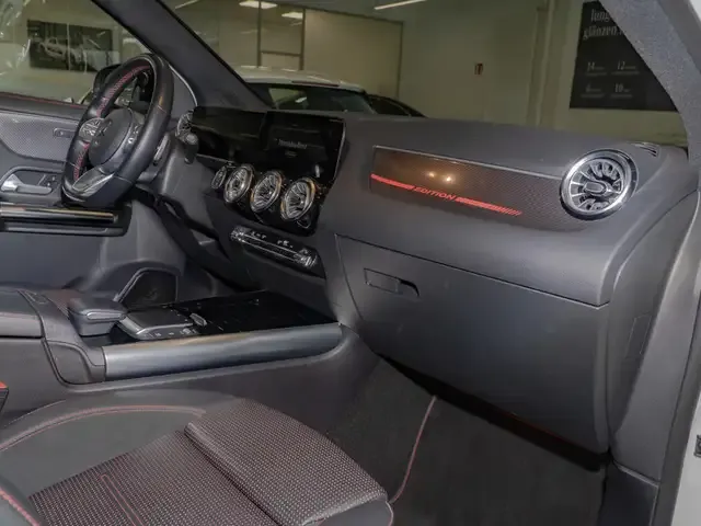 Mercedes-Benz GLA 180