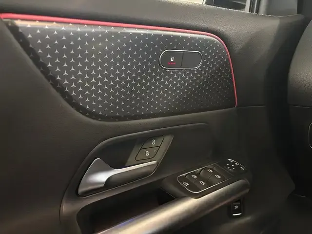 Mercedes-Benz GLA 180