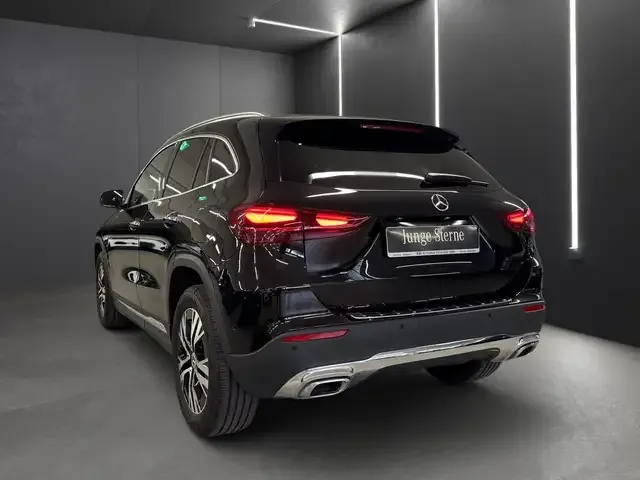 Mercedes-Benz GLA 180