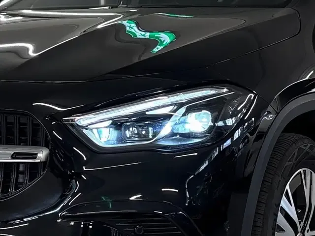 Mercedes-Benz GLA 180