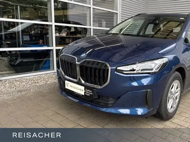 BMW 225