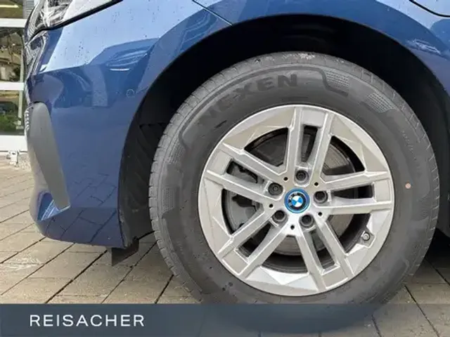 BMW 225