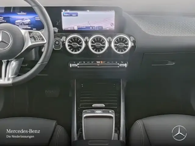 Mercedes-Benz EQA 300