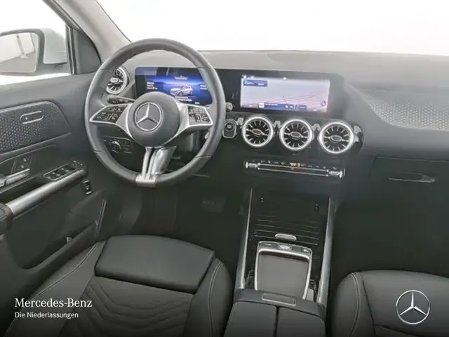 Mercedes-Benz EQA 300
