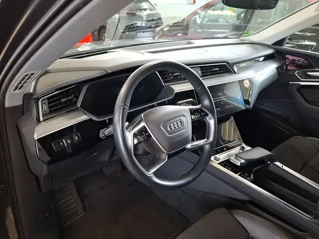 Audi e-tron