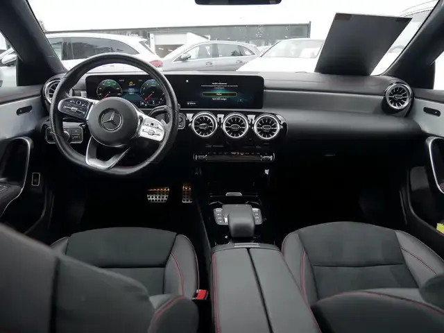 Mercedes-Benz CLA 200