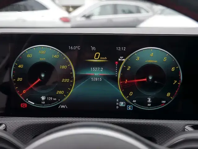 Mercedes-Benz CLA 200