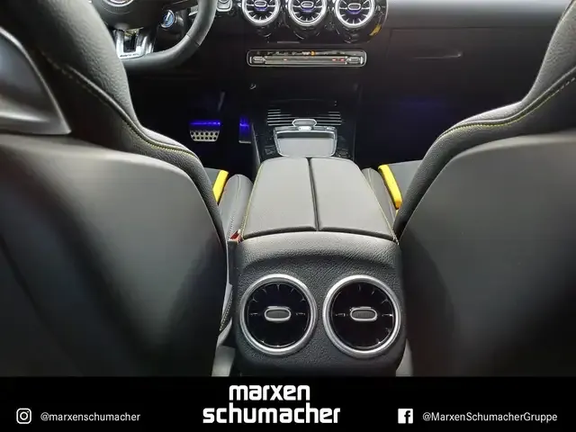 Mercedes-Benz A 45 AMG