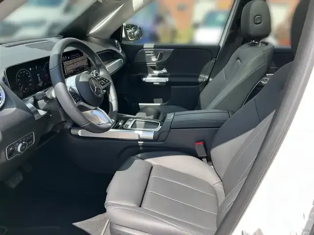 Mercedes-Benz GLB 220