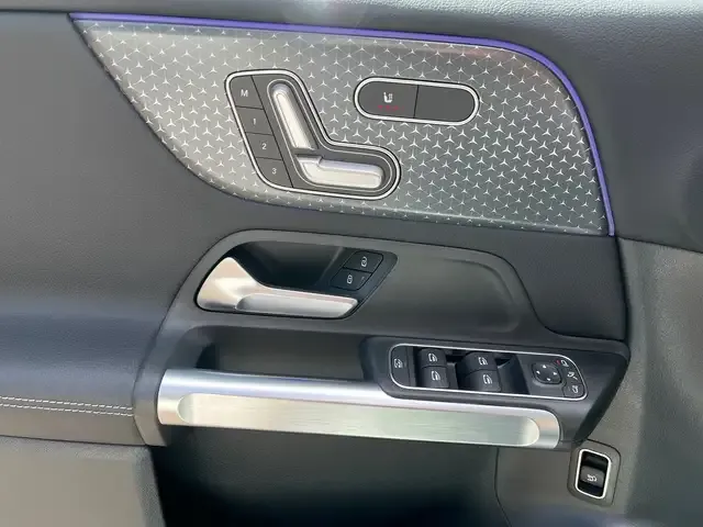 Mercedes-Benz GLB 220